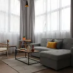 Monkeys Miraflores Apartman *